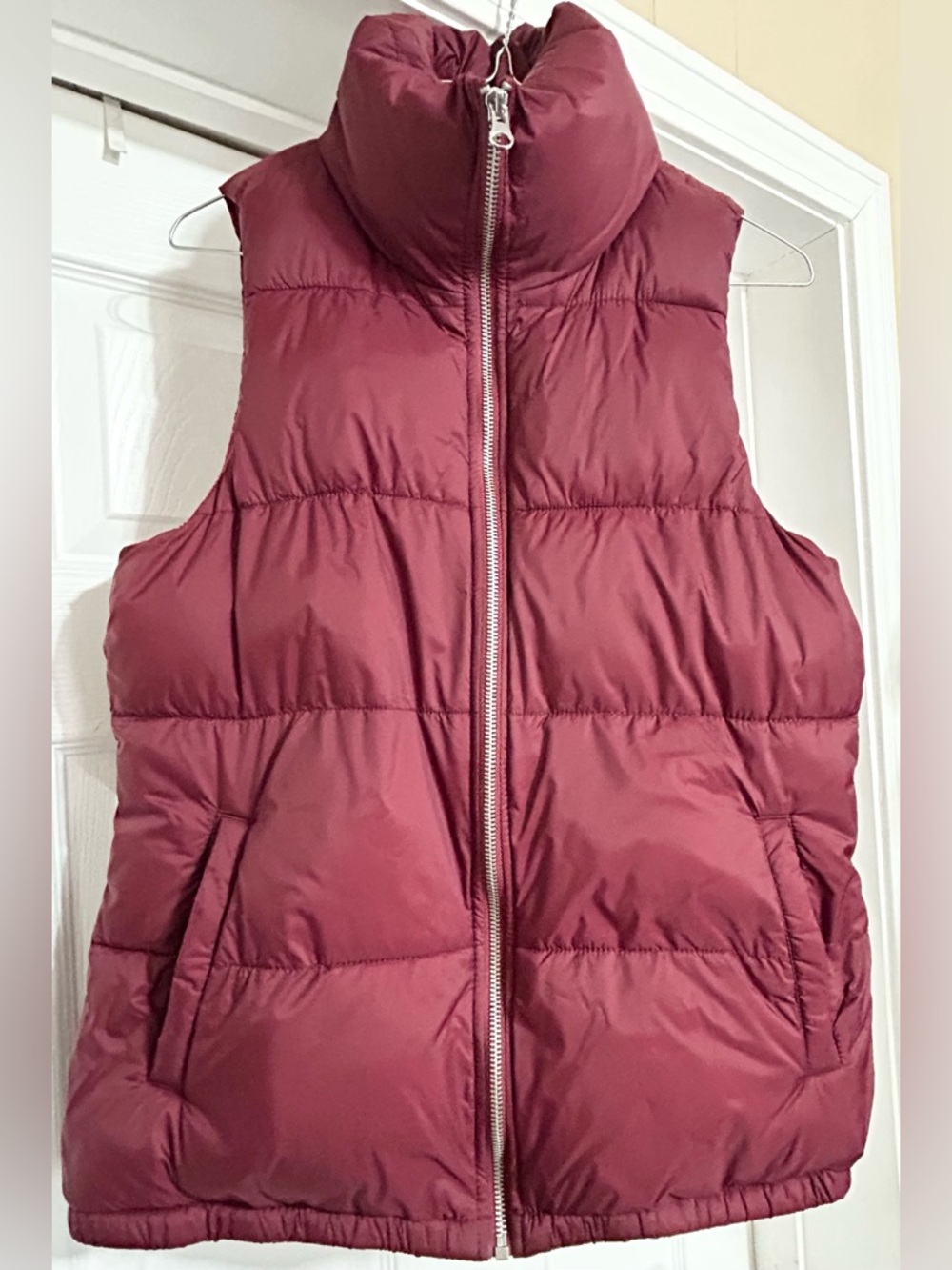 Old Navy Burgundy Puffer Vest Quilted Zip Up Size S